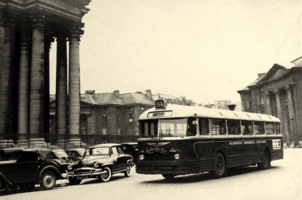 Les Autobus de Paris.jpg