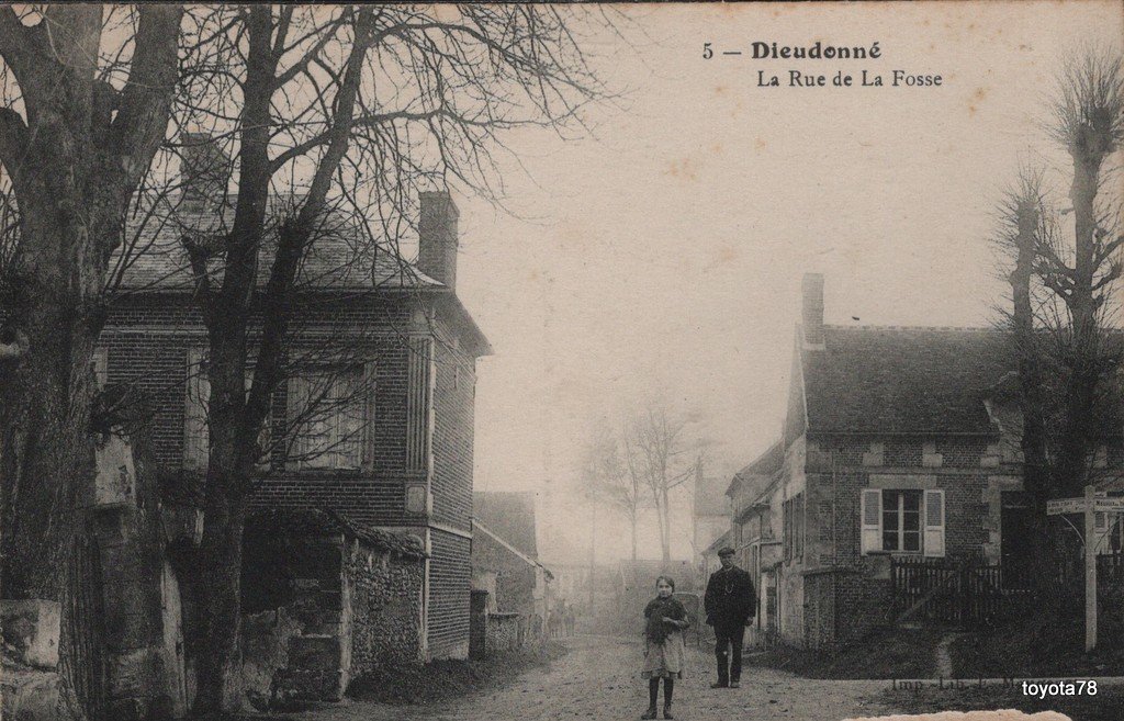 DIEUDONNÉ-La rue de la Fosse.jpg