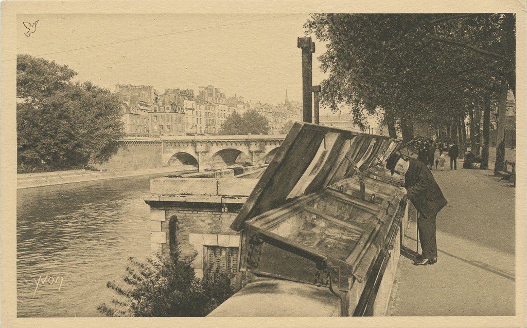 Z - YVON 253 - Paris Bouquinistes Quai de Conti.jpg