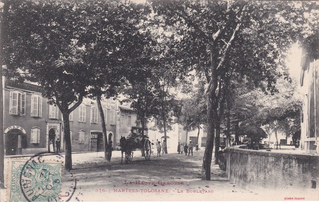 Martres-Tolosane - Le Boulevard.jpg