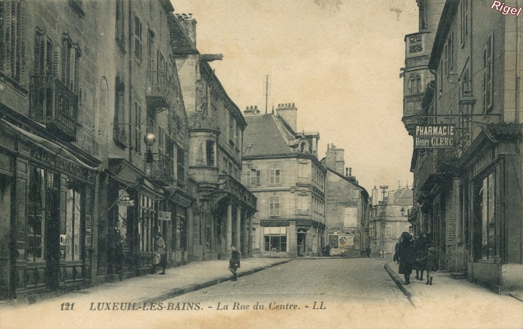 70-Luxeuil - Rue du Centre - 121 LL.jpg