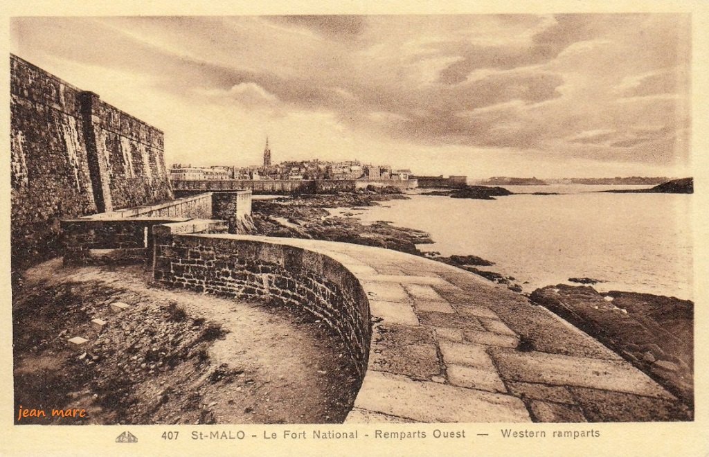 Saint-Malo - Le Fort National - Remparts Ouest.jpg