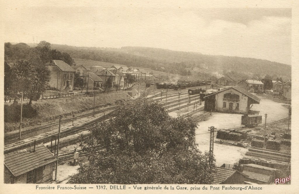 90-Delle - Vue générale Gare - 3392 Editions C Lardier, besançon _CLB.jpg