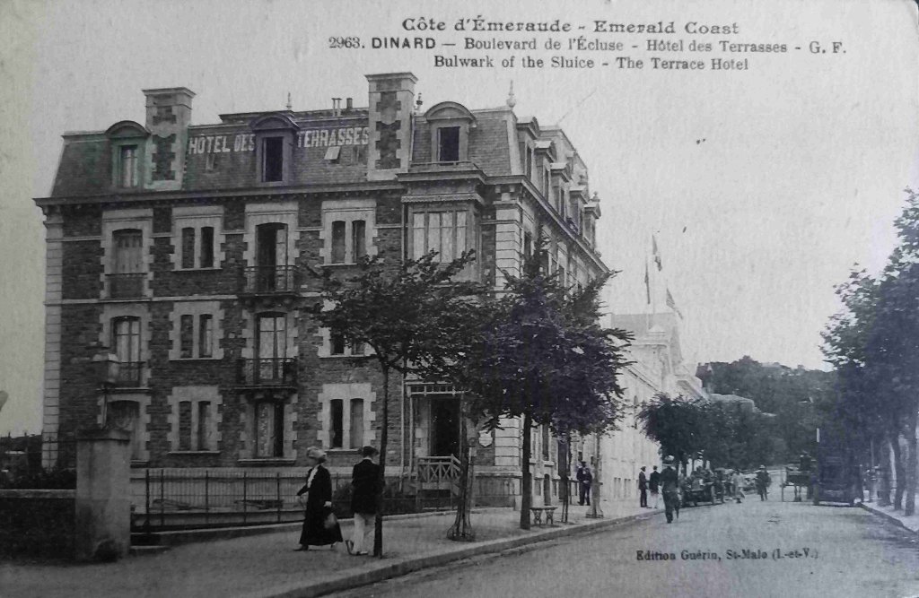 16800 dinard boulevard de l'écluse hotel terrasses-min.jpg