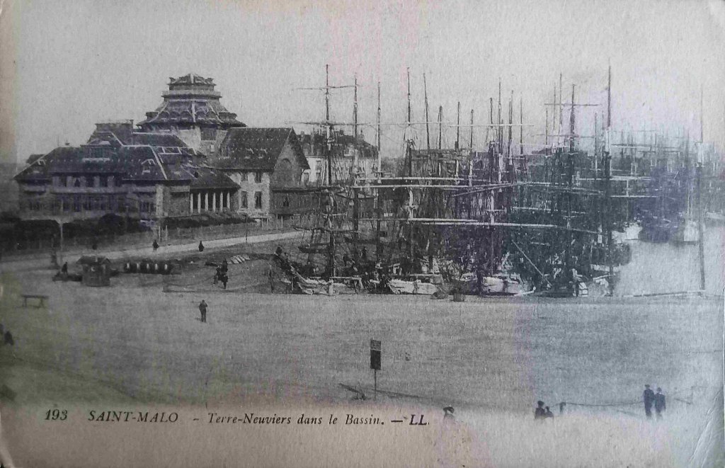 193 - Saint Malo - Terre-Neuviers dans le bassin -LL (13215).jpg