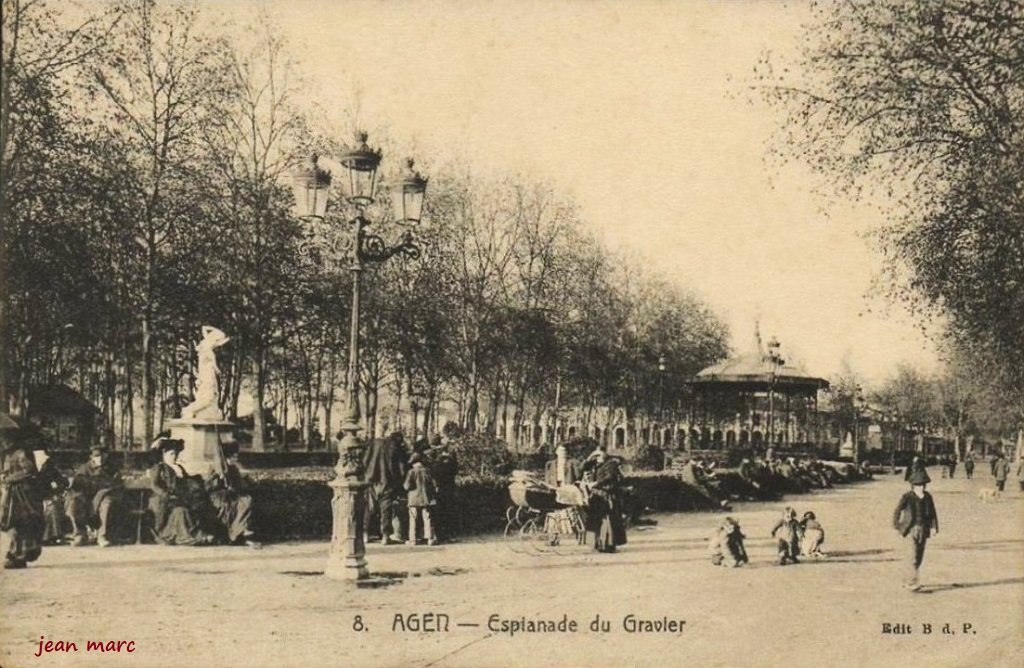 Agen - Esplanade du Gravier.jpg