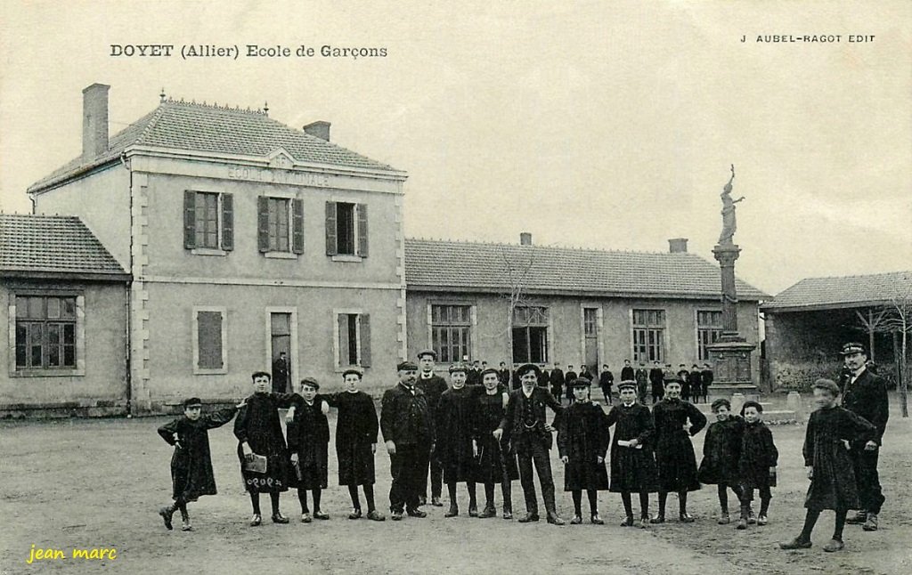 Doyet - École de Garçons.jpg